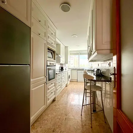 5 Minute Walk To The - Torres Residencial Miranda *